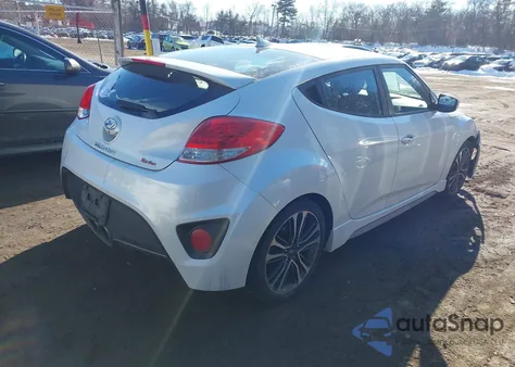 2016 Hyundai Veloster Turbo z USA, uszkodzony, nr VIN KMHTC6AE3GU268296